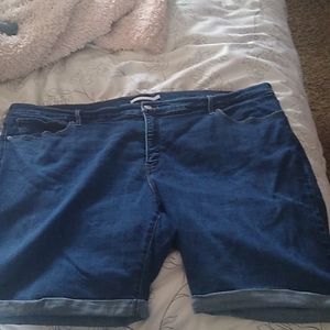 💗💗💗5 for $20 sale💗💗💗levi's plus size Bermuda shorts